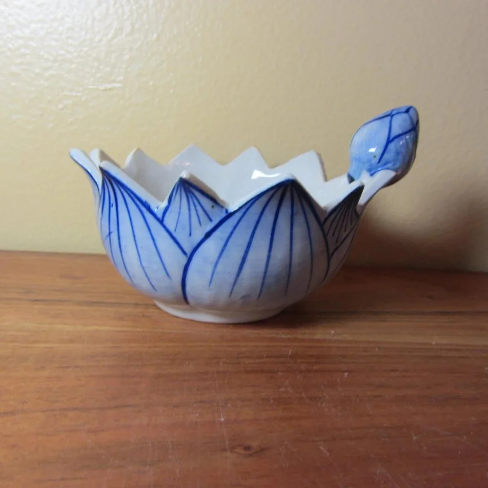 pier 1 blue lotus flower ceramic candle holder (W3867)